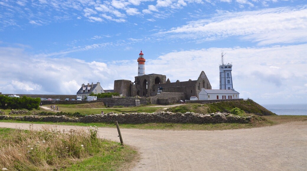 Lighthouse of the Pointe Saint Mathieu, Finistère, Brittany
Only 163 steps to get an amazing view on the top of this lighthouse...