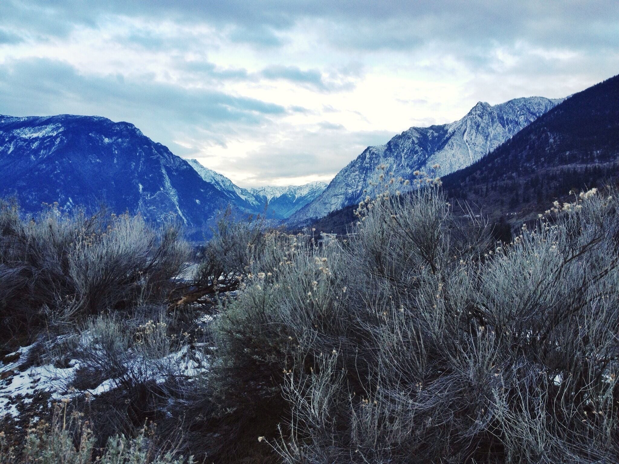 Incredible views high up in the mountains. Winter scene! #snow
#hiking