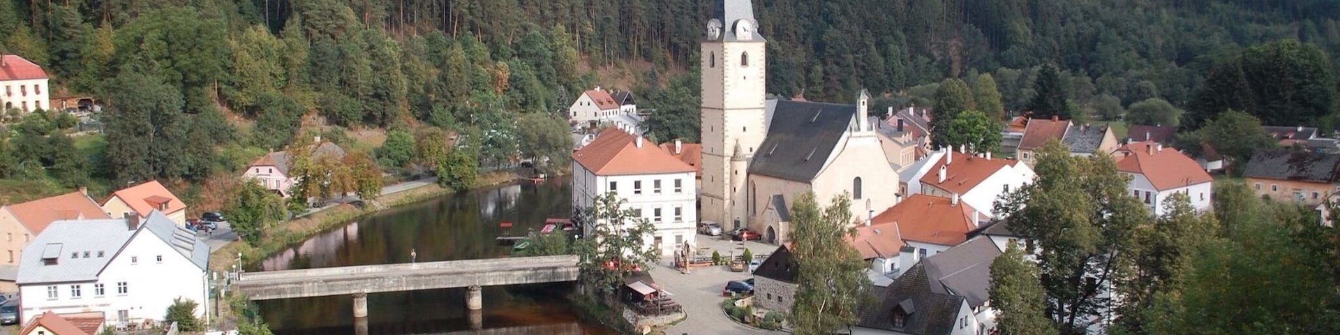 Picturesque town of Rožmberk nad Vltavou, a popular destination for people rafting Vltava River.
Plenty of places for eating and drinking, and a small campsite for tents.