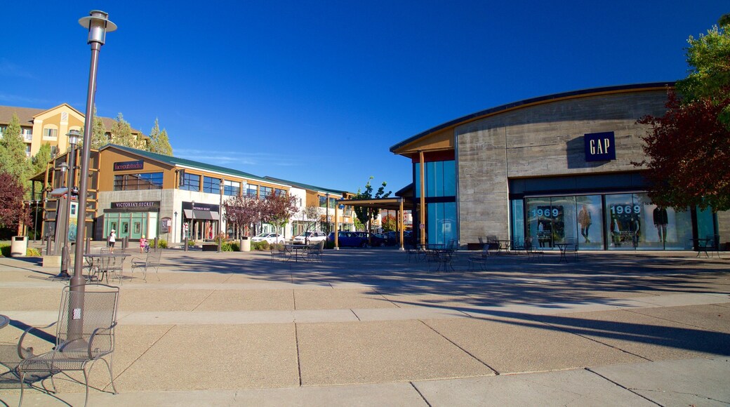 Old Mill District som inkluderer torg eller plass