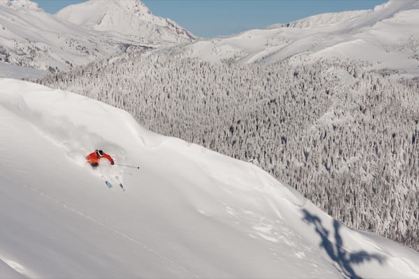 Mt Bachelor Ski Resort que incluye nieve, esquiar en la nieve y montañas