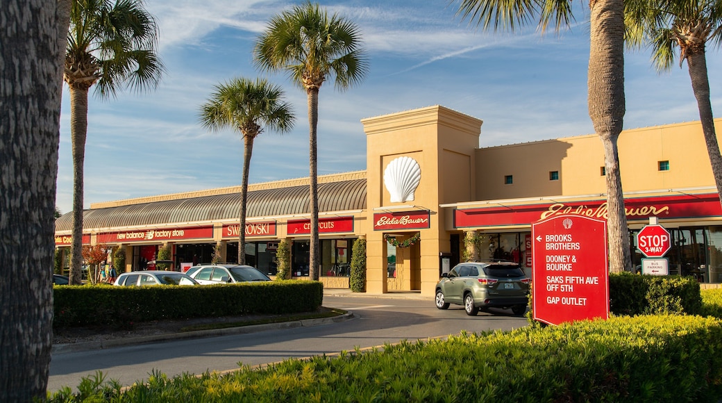 Silver Sands Premium Outlets which includes signage
