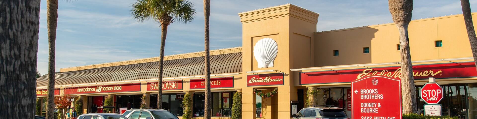 Silver Sands Premium Outlets which includes signage