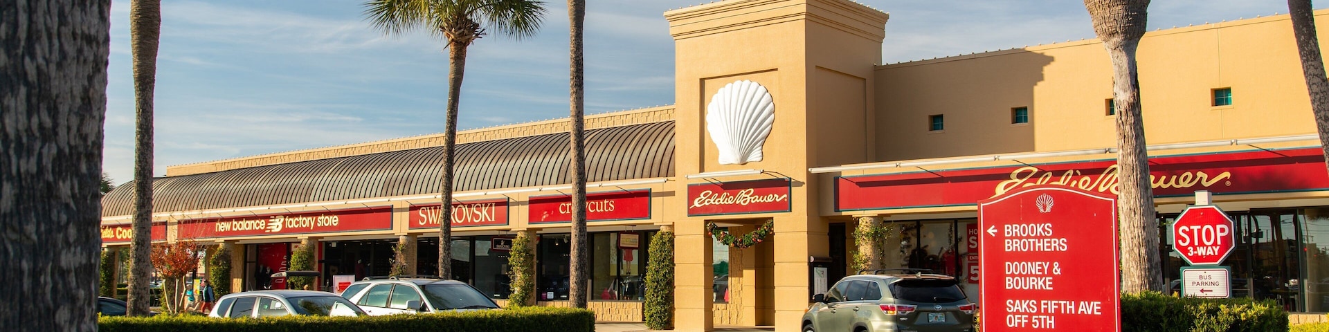 Silver Sands Premium Outlets which includes signage