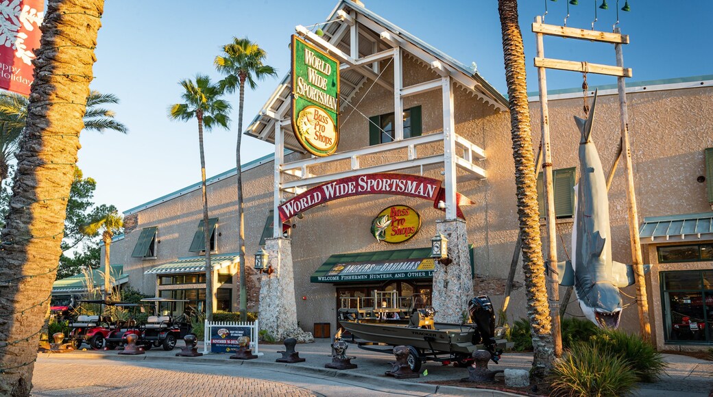 Destin Commons showing signage