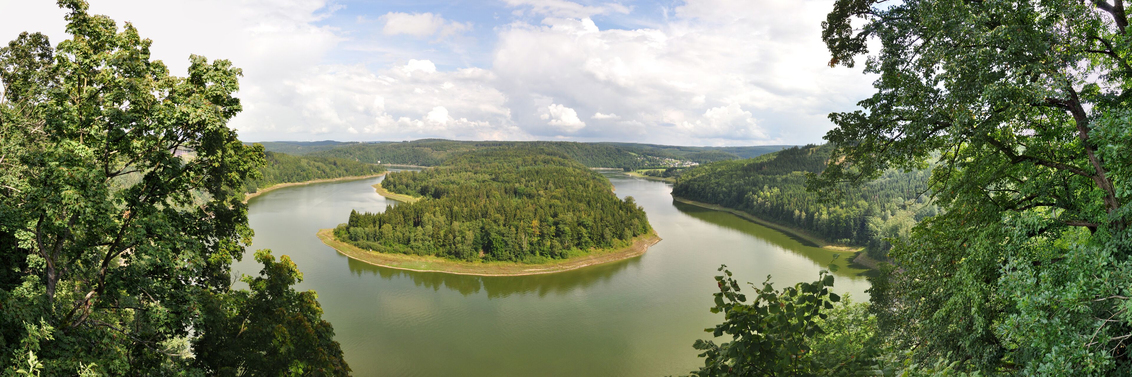 Blick vom Heinrichstein auf die Saale