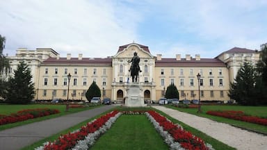 This is the main entrance to the St Stephen University of my hometown in Godollo, Hungary. The city is small and cozy and has a couple of nice attractions and landmarks such as a castle, the university, city museum and a market. Godollo is surrounded by forests and hills. They are perfect for an adventure on your bike or by car. Budapest, the capital city is only a short 30-40 minutes drive away. I love coming home here.
#Godollo #Hungary #GodolloCity