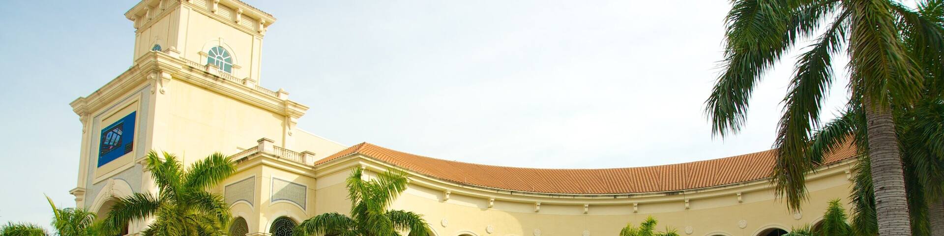 Gulfstream Park mostrando una fuente y un casino