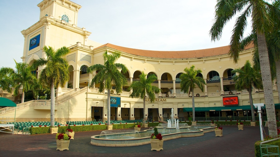 Gulfstream Park mostrando uma fonte e um cassino