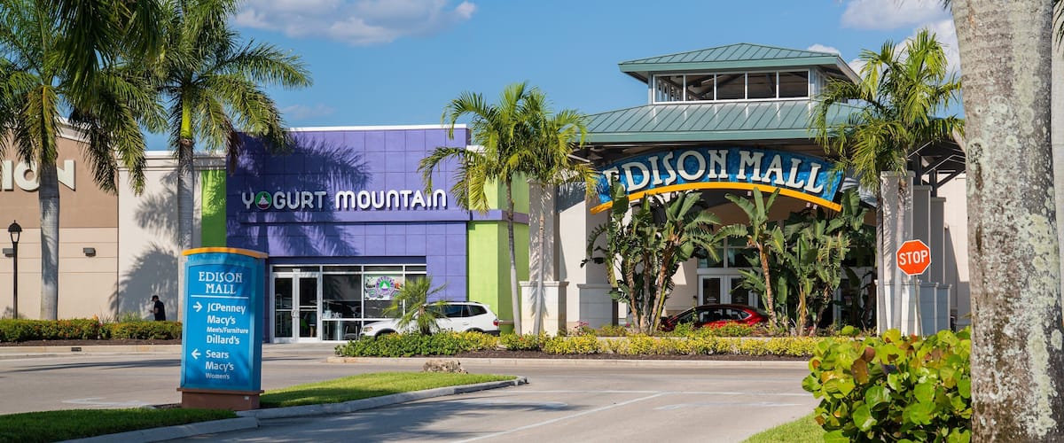 Edison Mall showing signage
