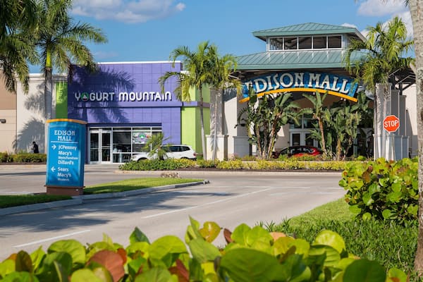 Edison Mall showing signage