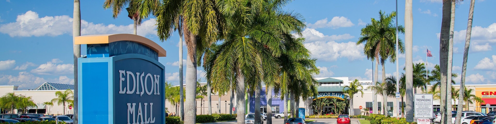 Edison Mall showing signage