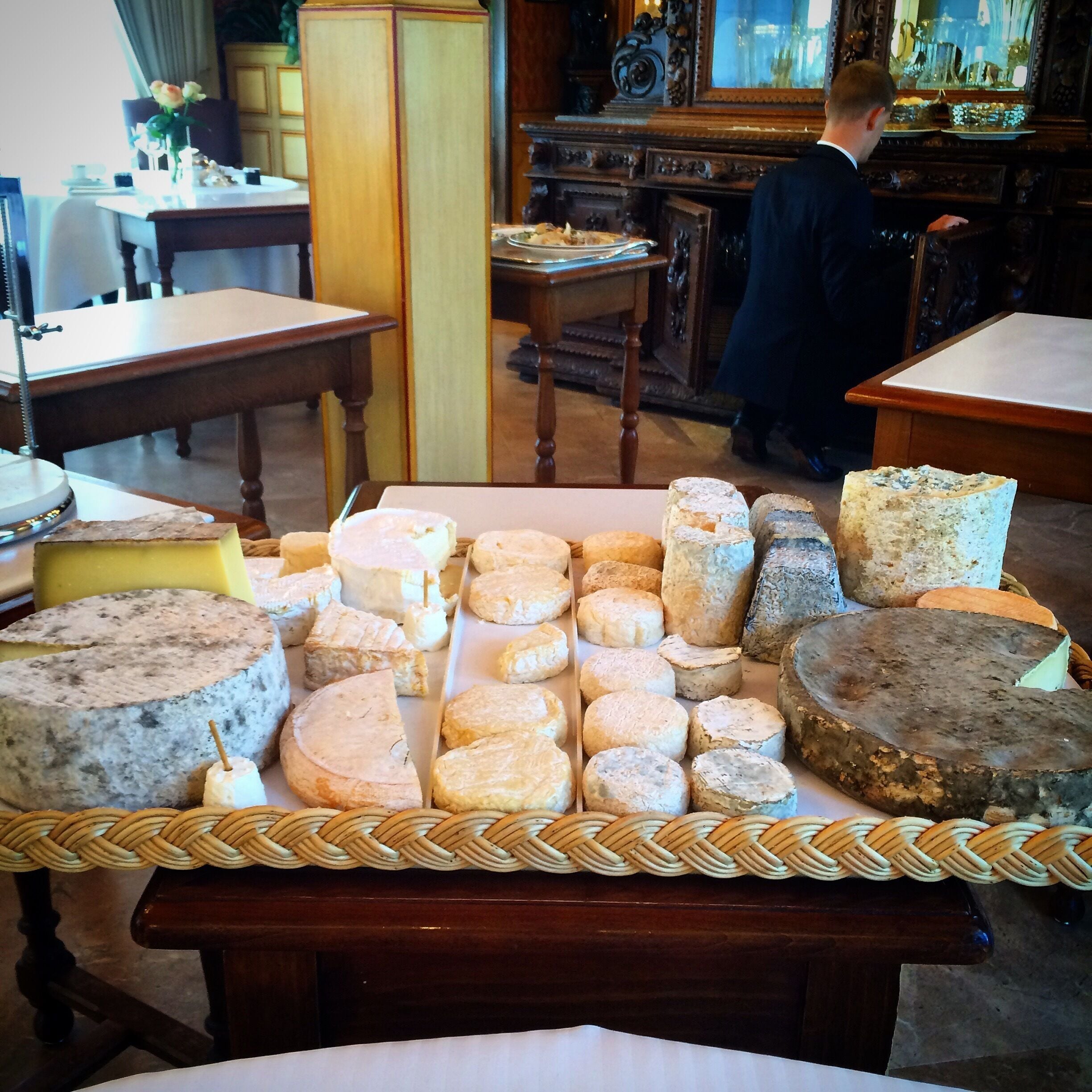 If you are a true foodie you know you need to check list the place! And im giving you one more reason to... their cheese and dessert carts are to die for!