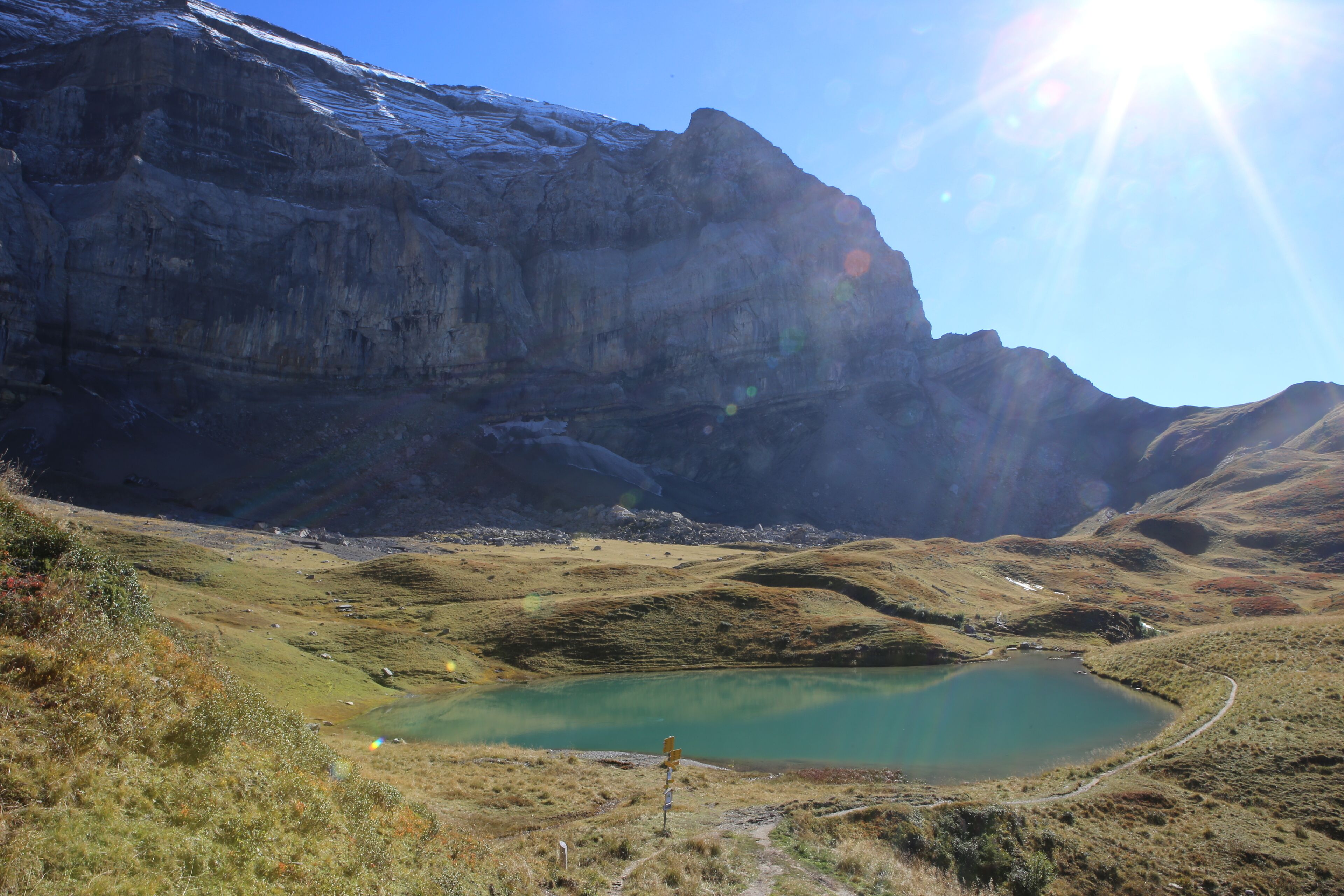 Lac d'Atème under the sun