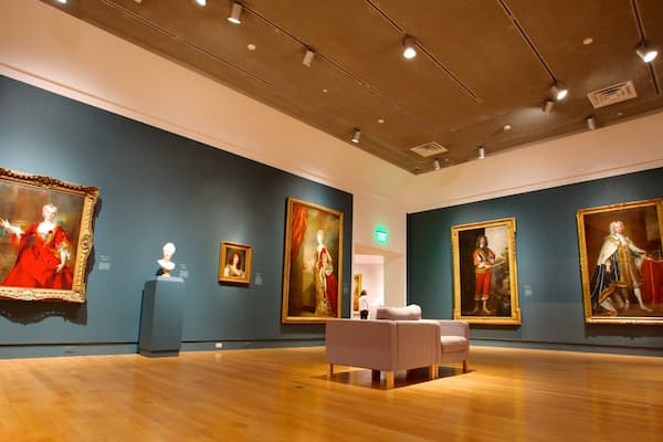 Norton Museum of Art showing interior views and art