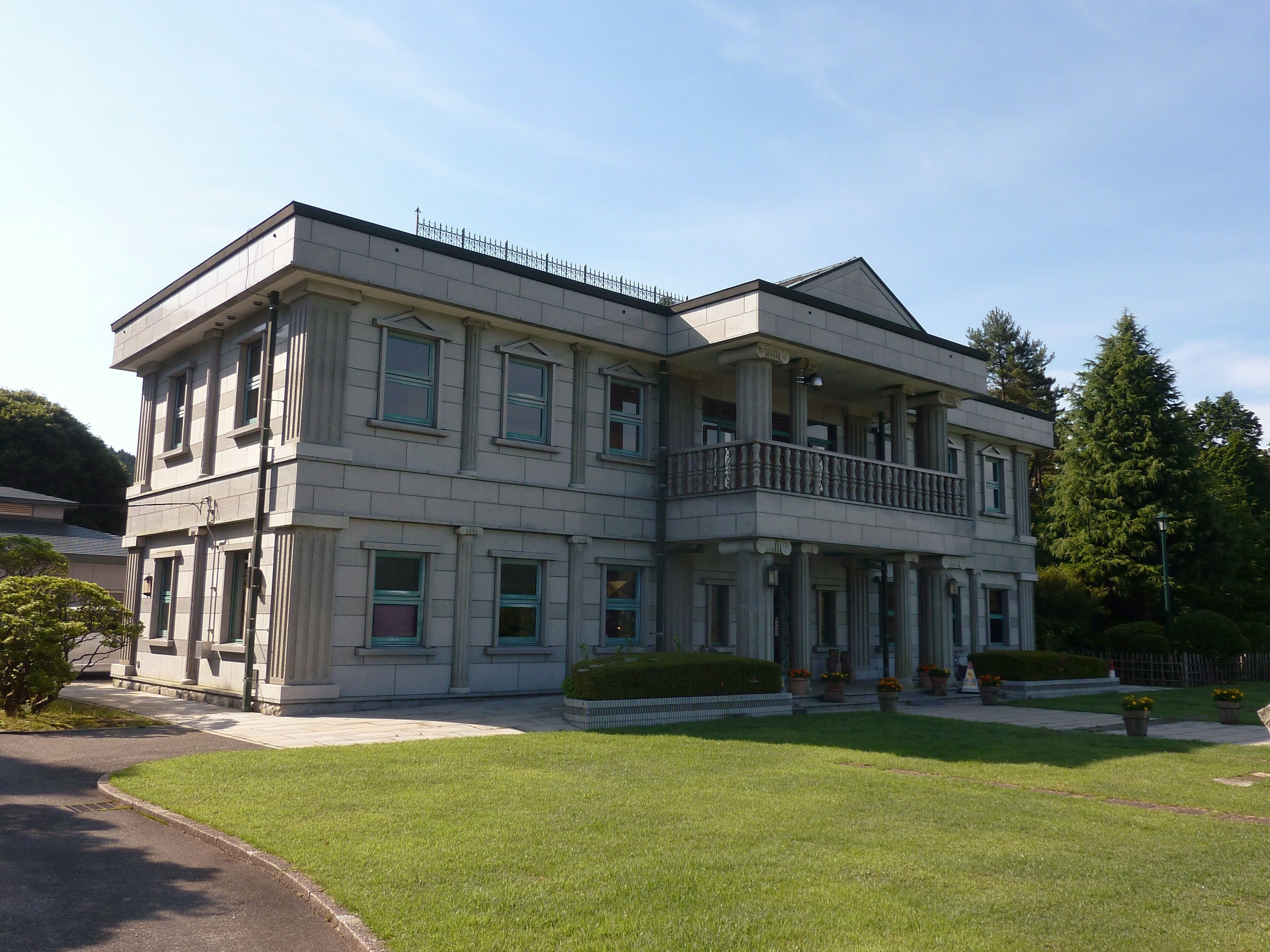 恩賜箱根公園の湖畔展望館