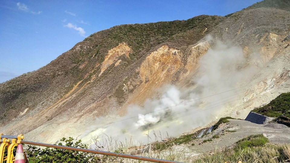 Hakone area Japan, Volcanic gases fumaloric activity.