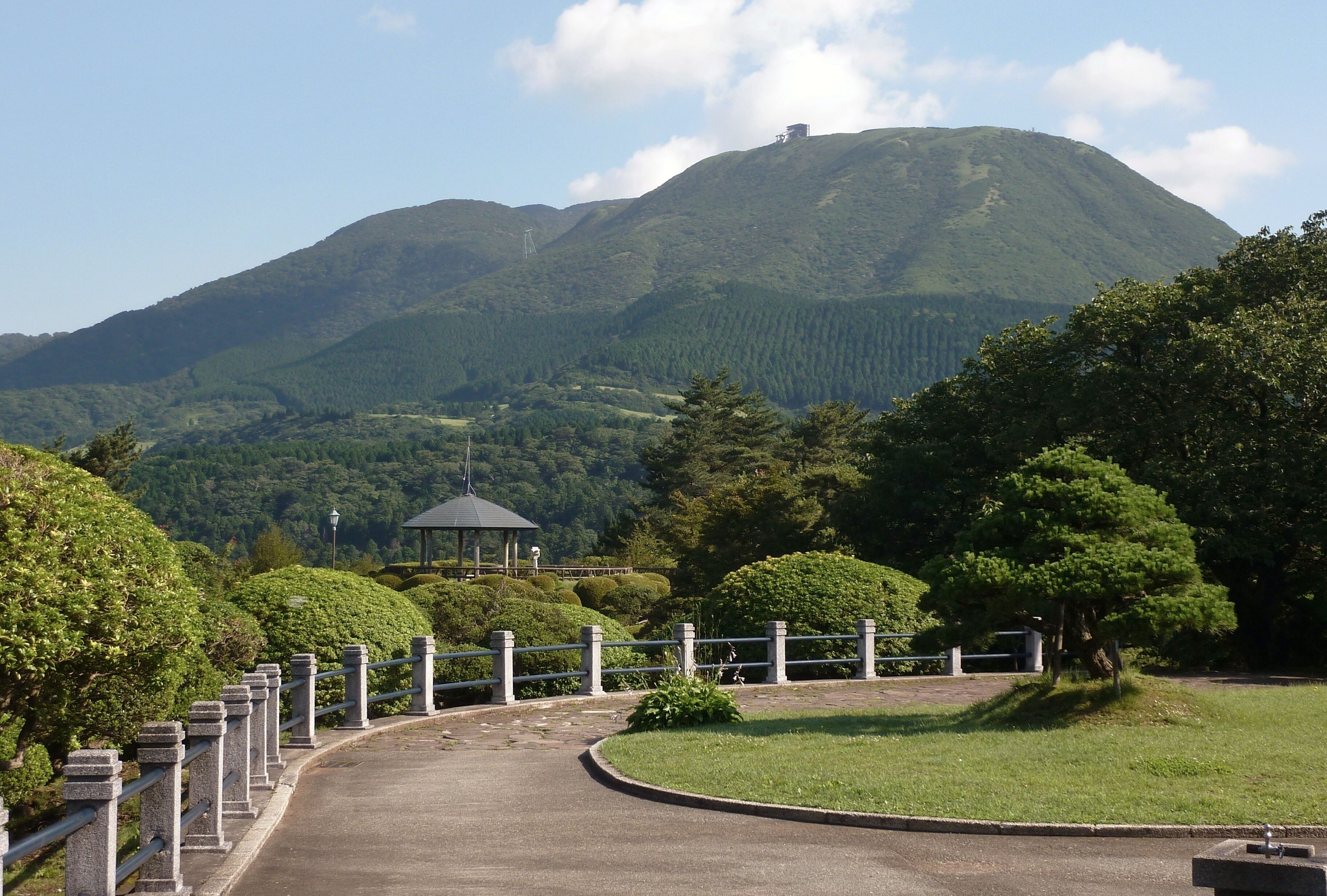 神奈川県箱根町・恩賜箱根公園から望む箱根駒ヶ岳