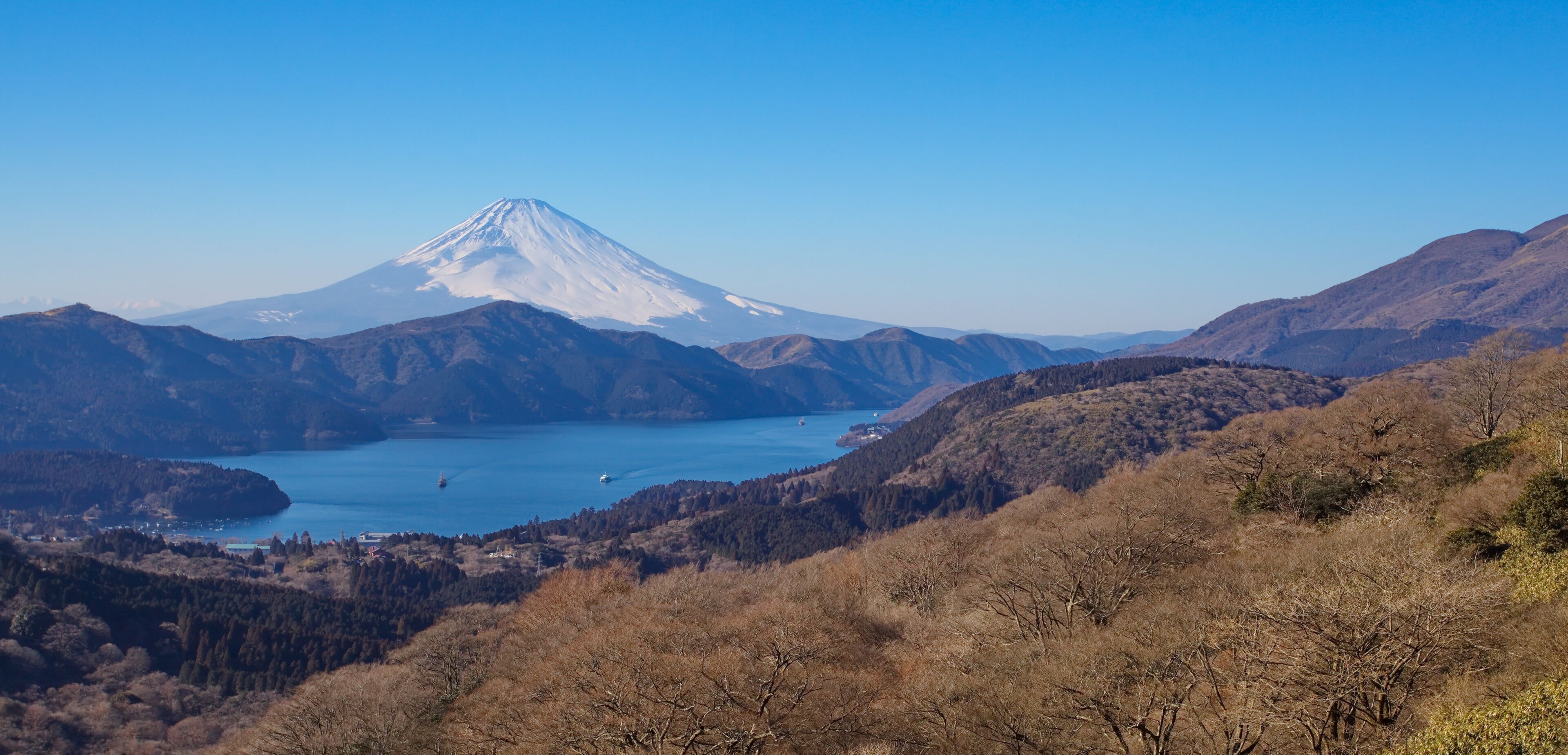 Mountain Fuji and lake ashi in autumn season
