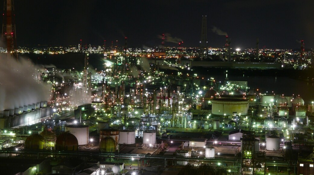 Industrial complex in Yokkaichi, Mie Prefecture. View from Yokkaichi Port Building.
- January 2016
