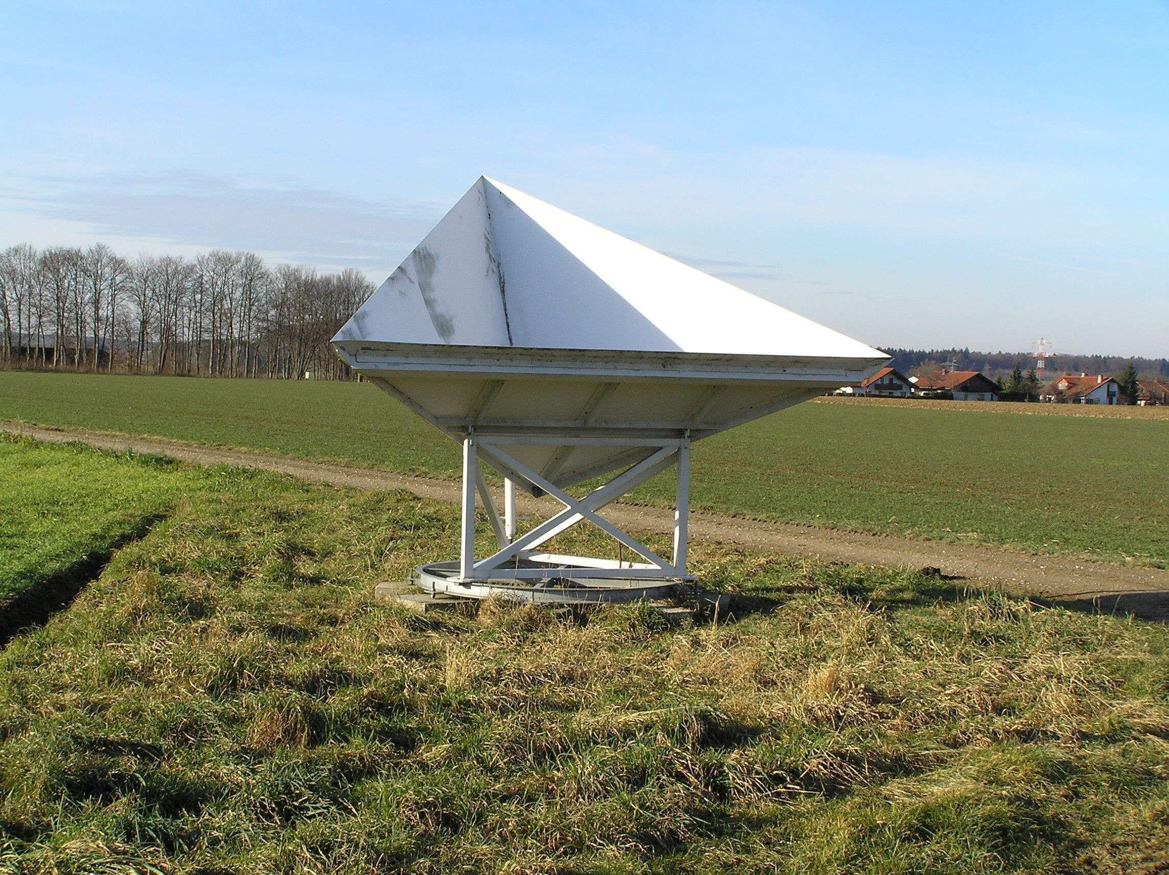 Radar corner reflector of the DLR Oberpfaffenhofen, edge length about 3 m