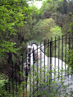 Aquädukt über den Teufelsgraben beim Ort Grub, Gemeinde Valley - Ansicht aus Richtung NordWest direkt vom Nördlichen Brückenlager aus
