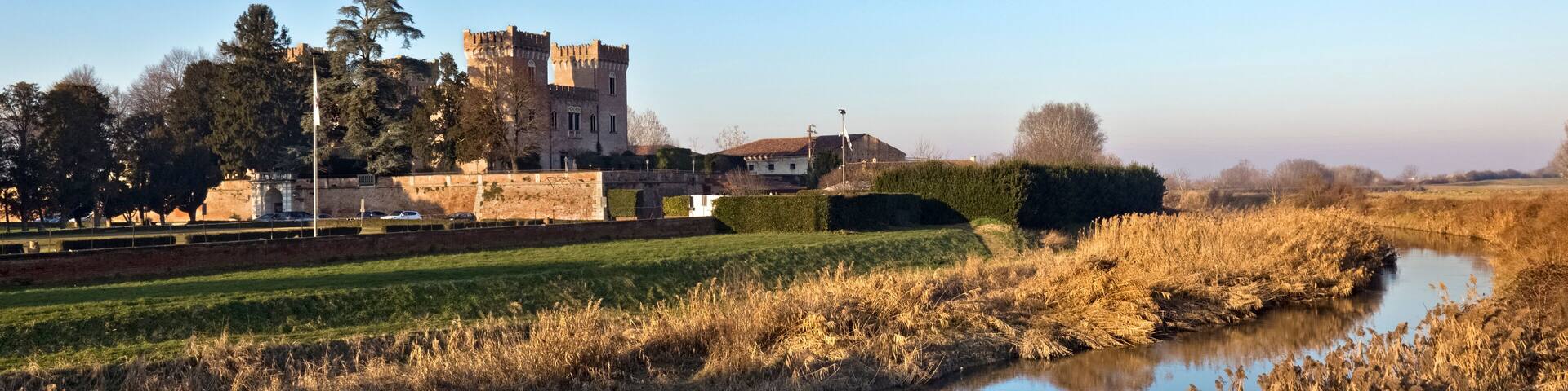 The medieval castle of Bevilacqua was transformed in 1532 into a noble residence by the architect Michele Sanmicheli. Bevilacqua, Verona province, Veneto, Italy, Europe.