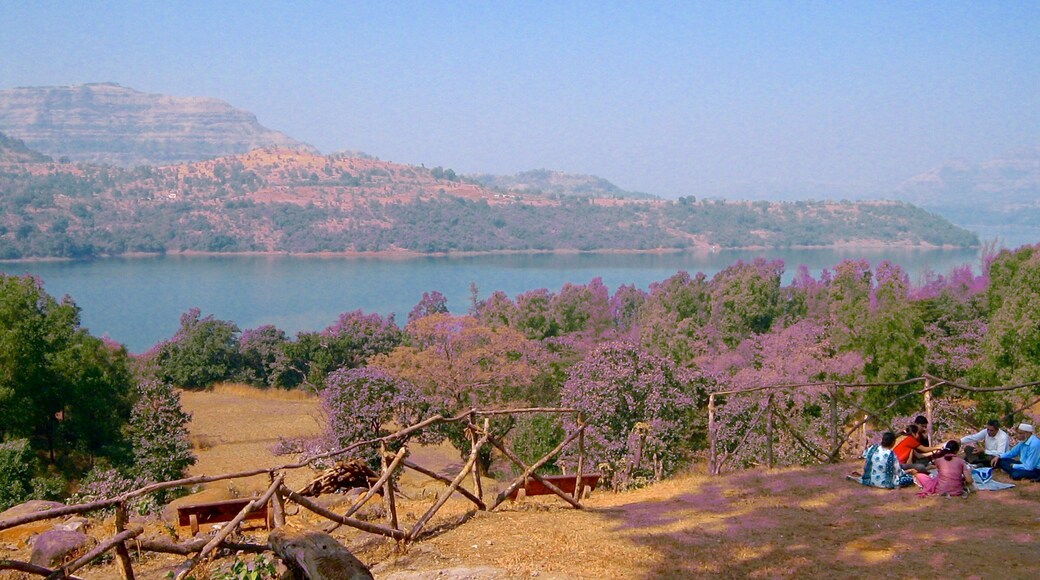 Lonavala cho thấy cảnh bờ biển