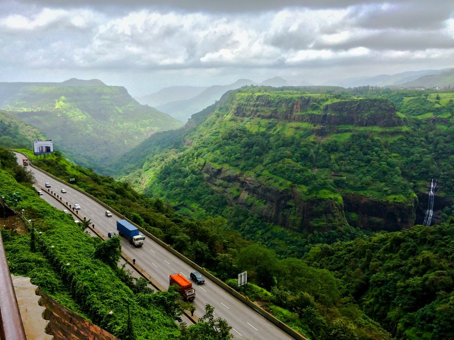Mumbai Pune Expressway; Shutterstock ID 527269291