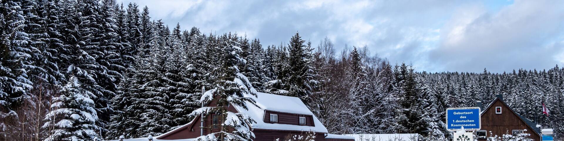 das winterliche Dorf Morgenröthe-Rautenkranz im Vogtland Sachsen