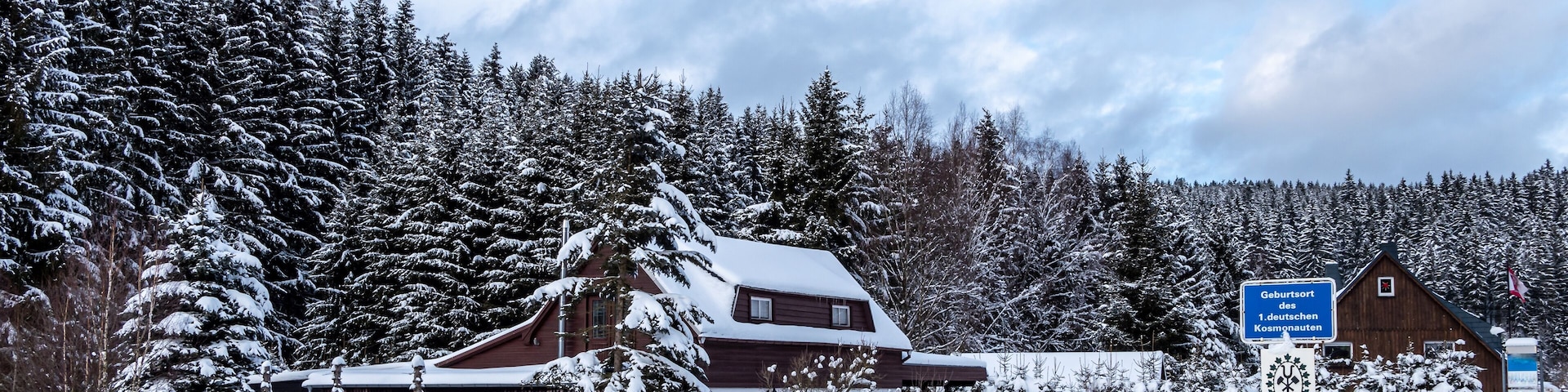 das winterliche Dorf Morgenröthe-Rautenkranz im Vogtland Sachsen