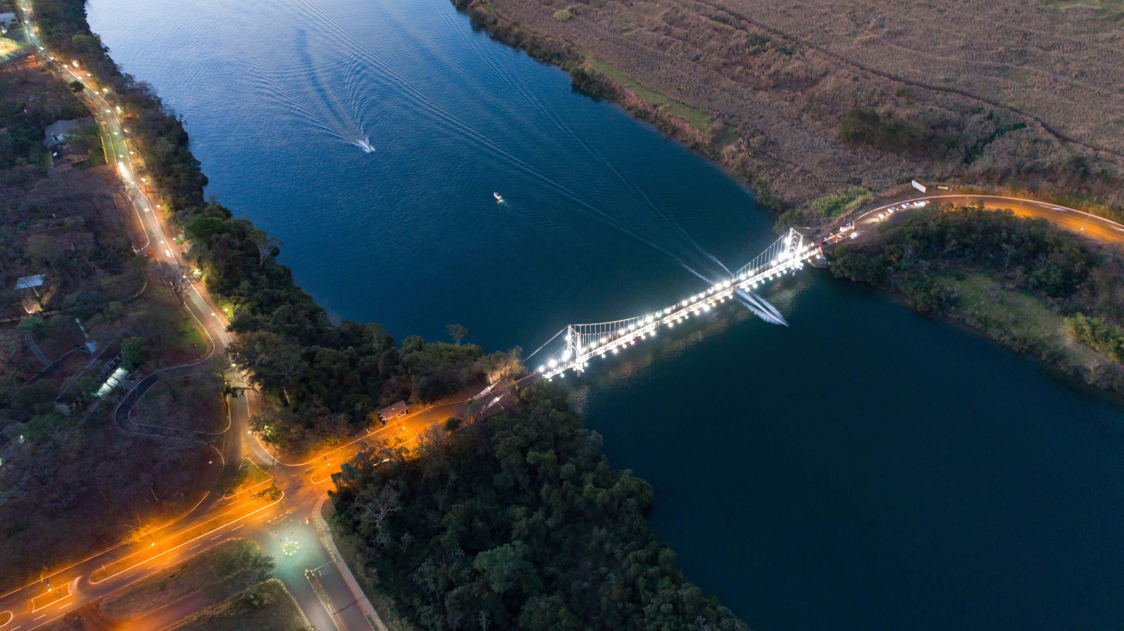 Ponte Afonso Pena sobre Rio Paranaiba em Itumbiara
