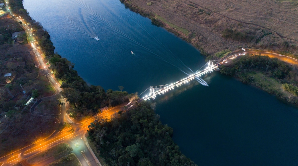 Ponte Afonso Pena sobre Rio Paranaiba em Itumbiara