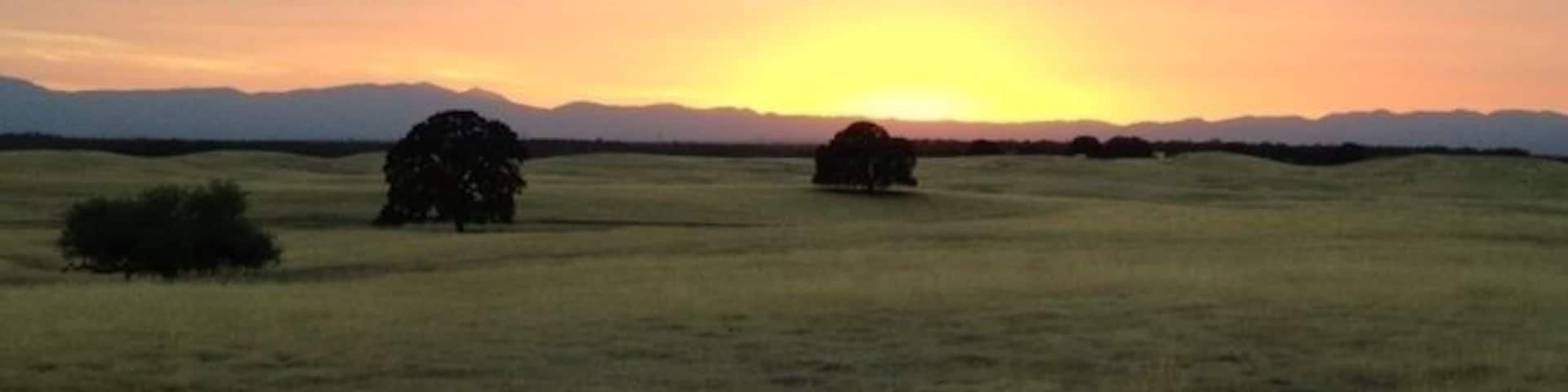 The farmlands out here make for good sunsets. #sunset #nature #pretty