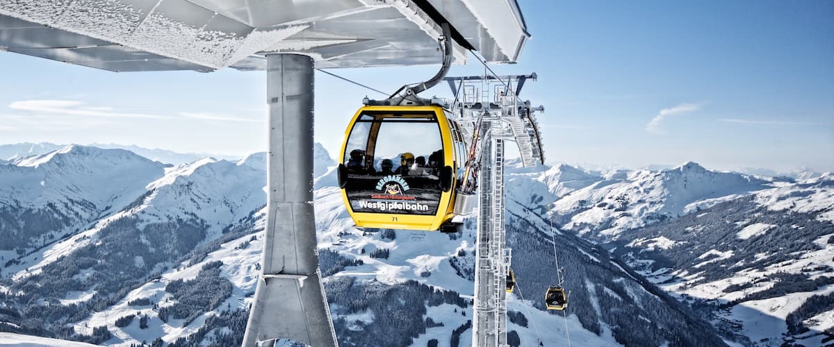 Saalbach-Hinterglemm Ski Resort showing a gondola, snow and mountains