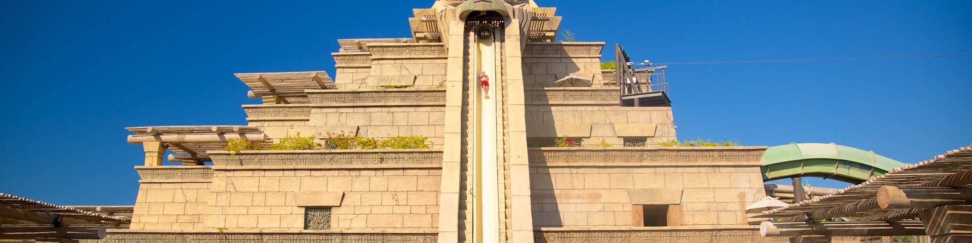 Aquaventure featuring a waterpark and a pool