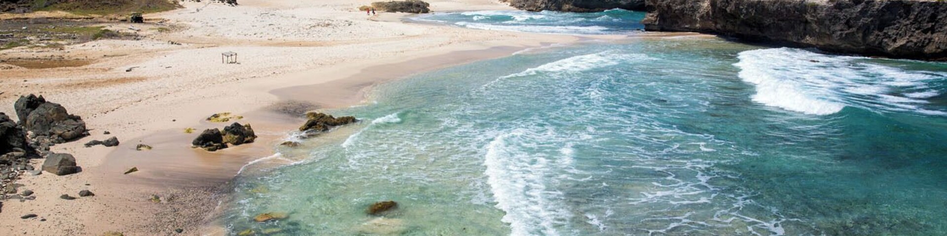 On the hike to the Natural Pool in Aruba we stumbled across this gorgeous beach. Called Boca Keto Beach, the water is a little too rough here to go swimming, but it does make a scenic spot.
To read more about how to get here and how to hike to the Natural Pool, read: http://www.earthtrekkers.com/adventure-aruba-visit-natural-pool-daimari-beach/