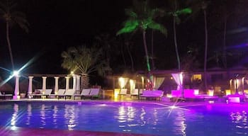 This resort was so quite and relaxing. This is the place that is not too crowded and has everything you want in a resort..