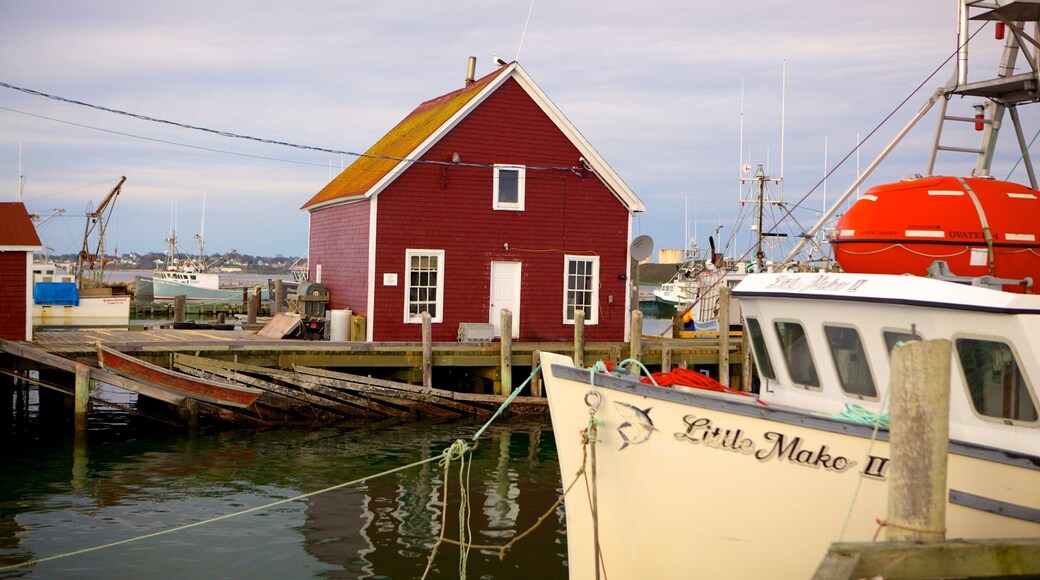 Yarmouth which includes a marina