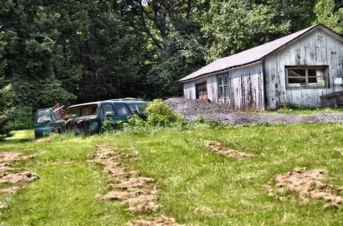 The winding roads of the Pocono Mountains turns up another beautiful site of forgotten automotive relics



