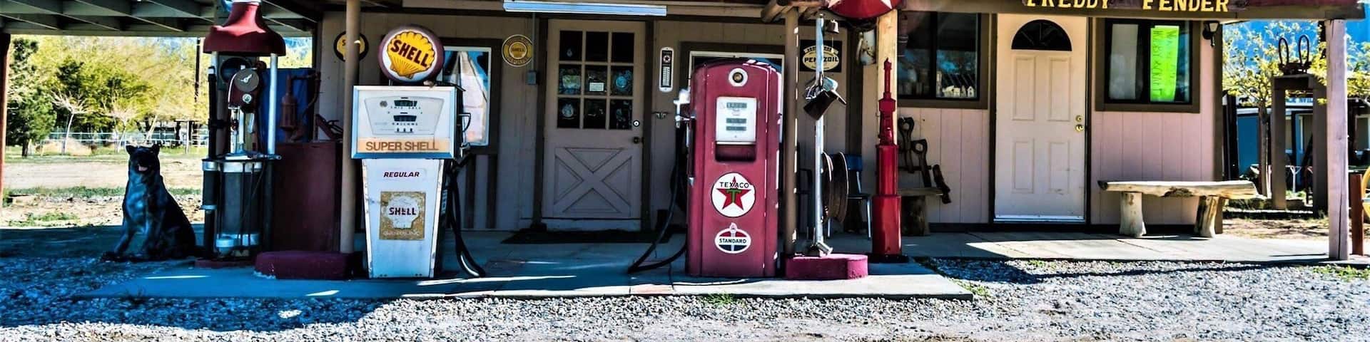 I just love the way this place has put lots of antiques of past years to use!