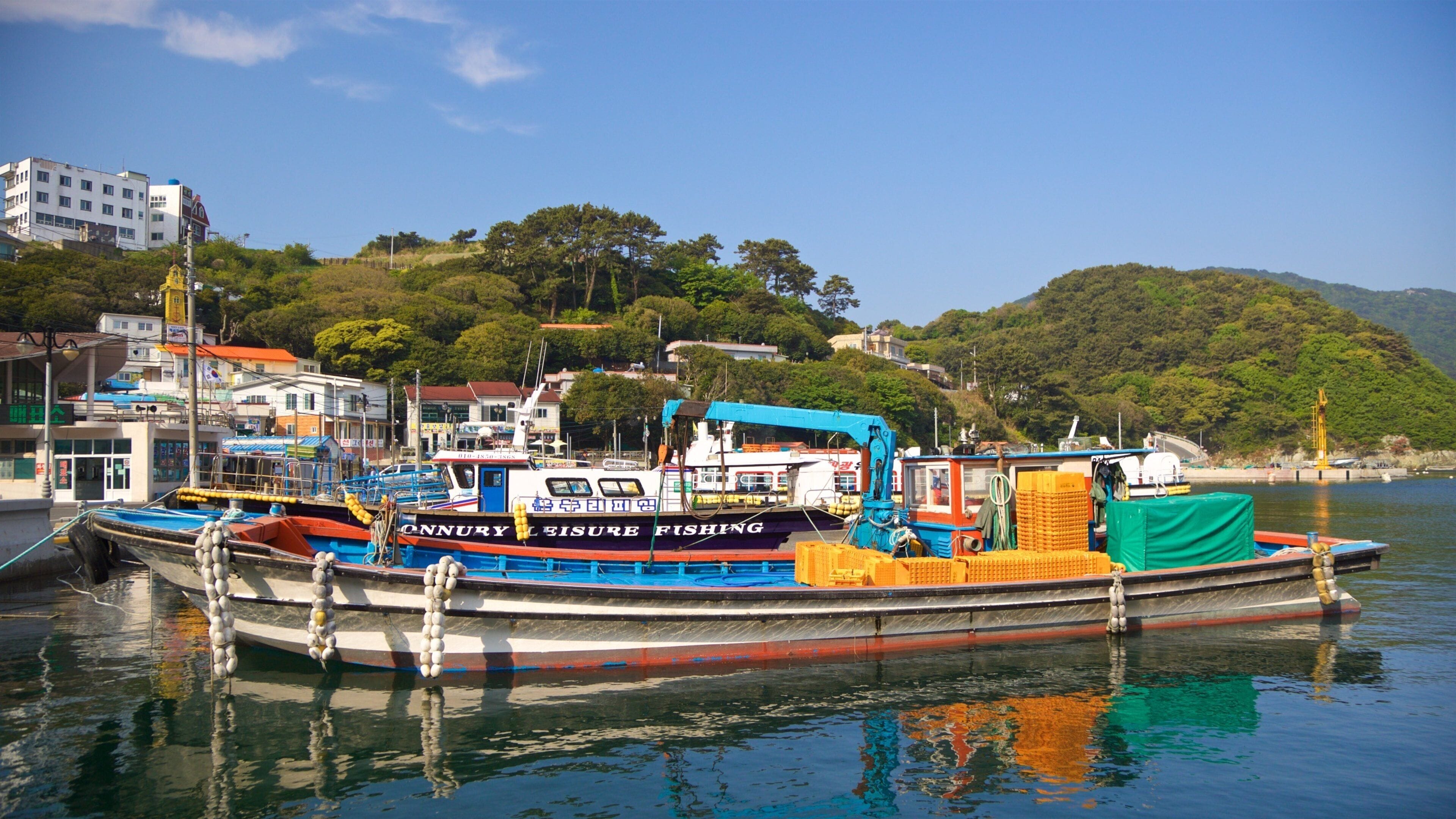 South Gyeongsang which includes a bay or harbor