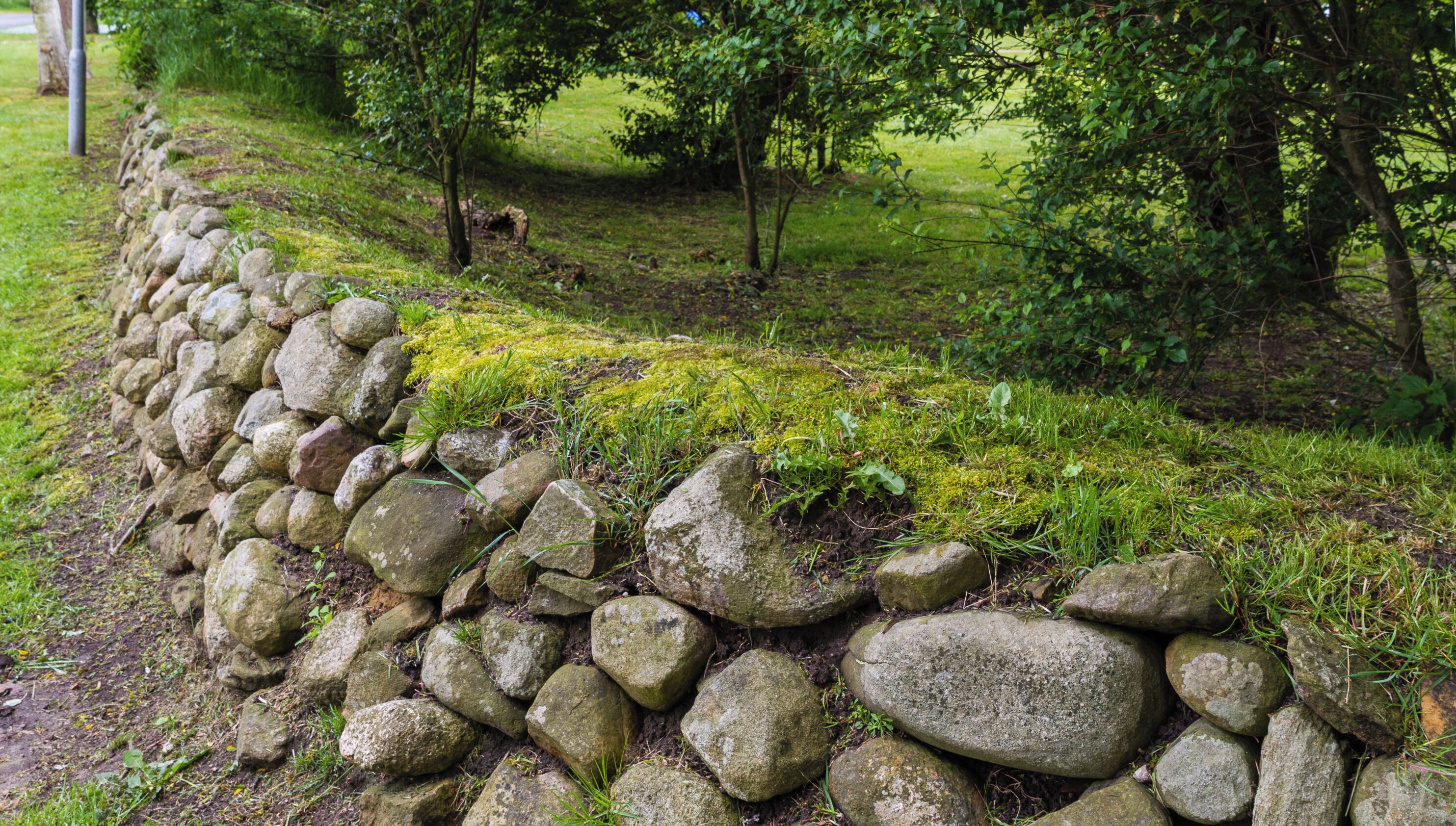 Designation: Friesian embankment Location: Lung Jaat House number: 18 Place: Utersum, Collective municipality Föhr-Amrum, District Nordfriesland, Schleswig-Holstein, Federal Republic of Germany Object identification: 3866