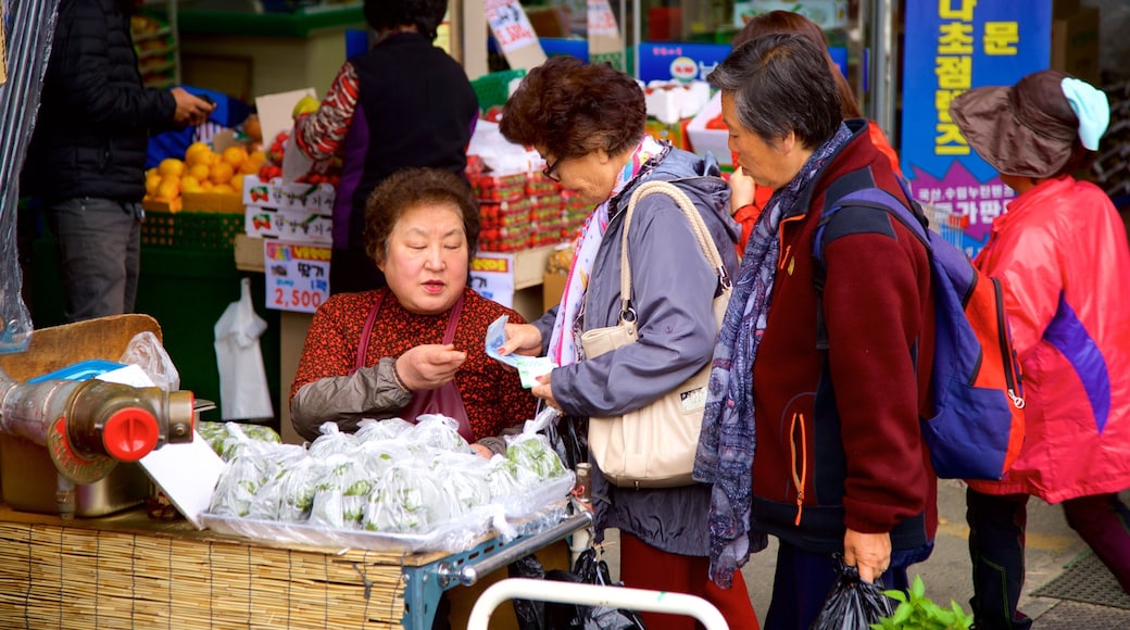 ์์ ์ ํน์ง ์์ฅ ๋ฟ๋ง ์๋๋ผ ์๊ท๋ชจ ์ฌ๋๋ค