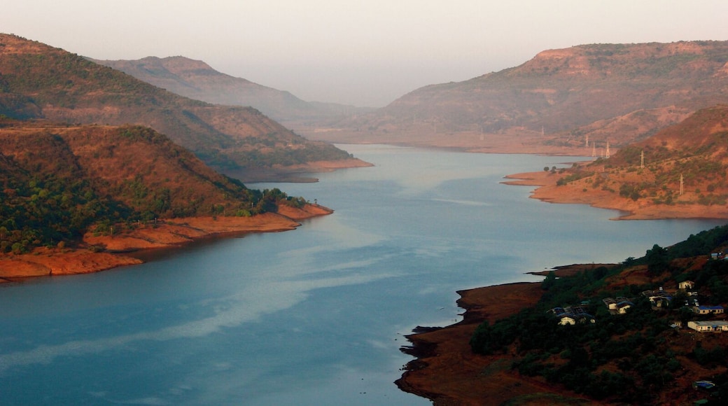 Lavasa, the controversial township makes for a beautiful destination for a day long trip.
#waterlust