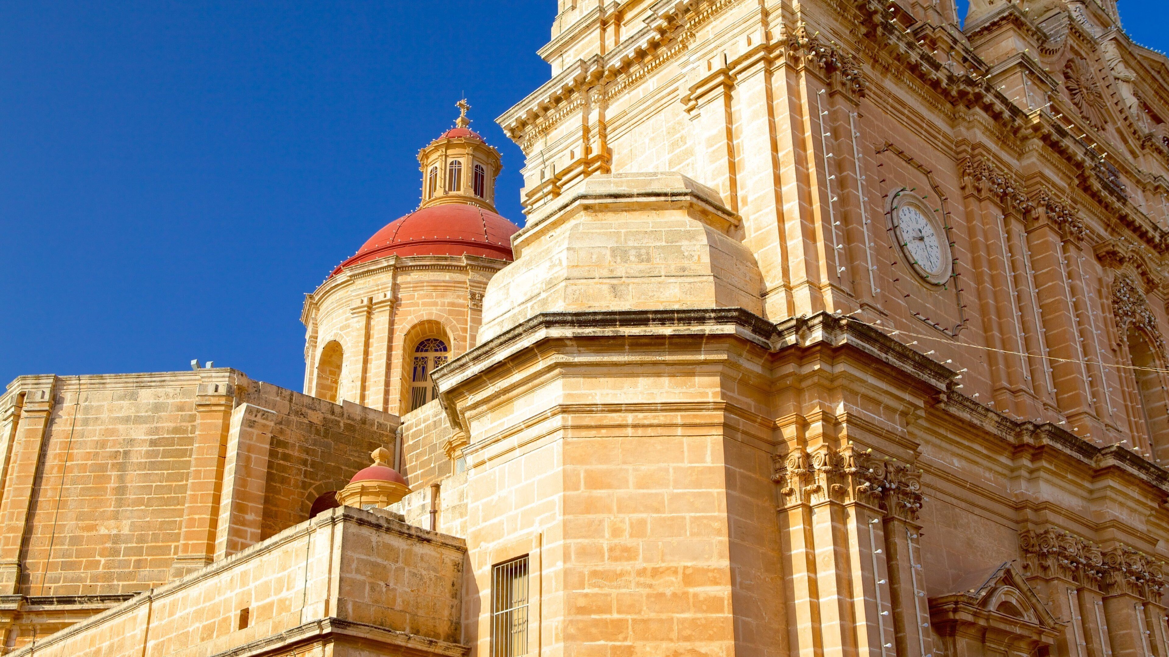 Chiesa di Mellieha caratteristiche di religiosità, chiesa o cattedrale e architettura d\'epoca