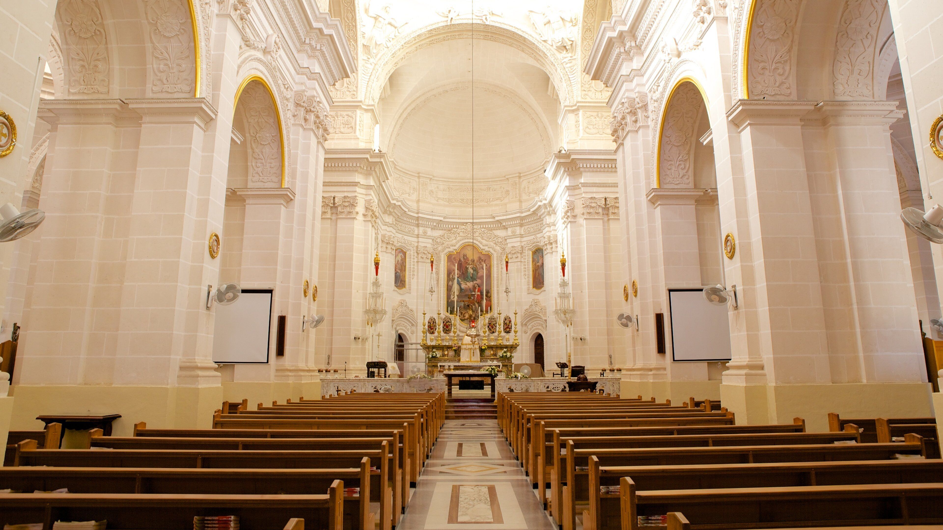 Kerk van Mellieha bevat religieuze elementen, historische architectuur en een kerk of kathedraal