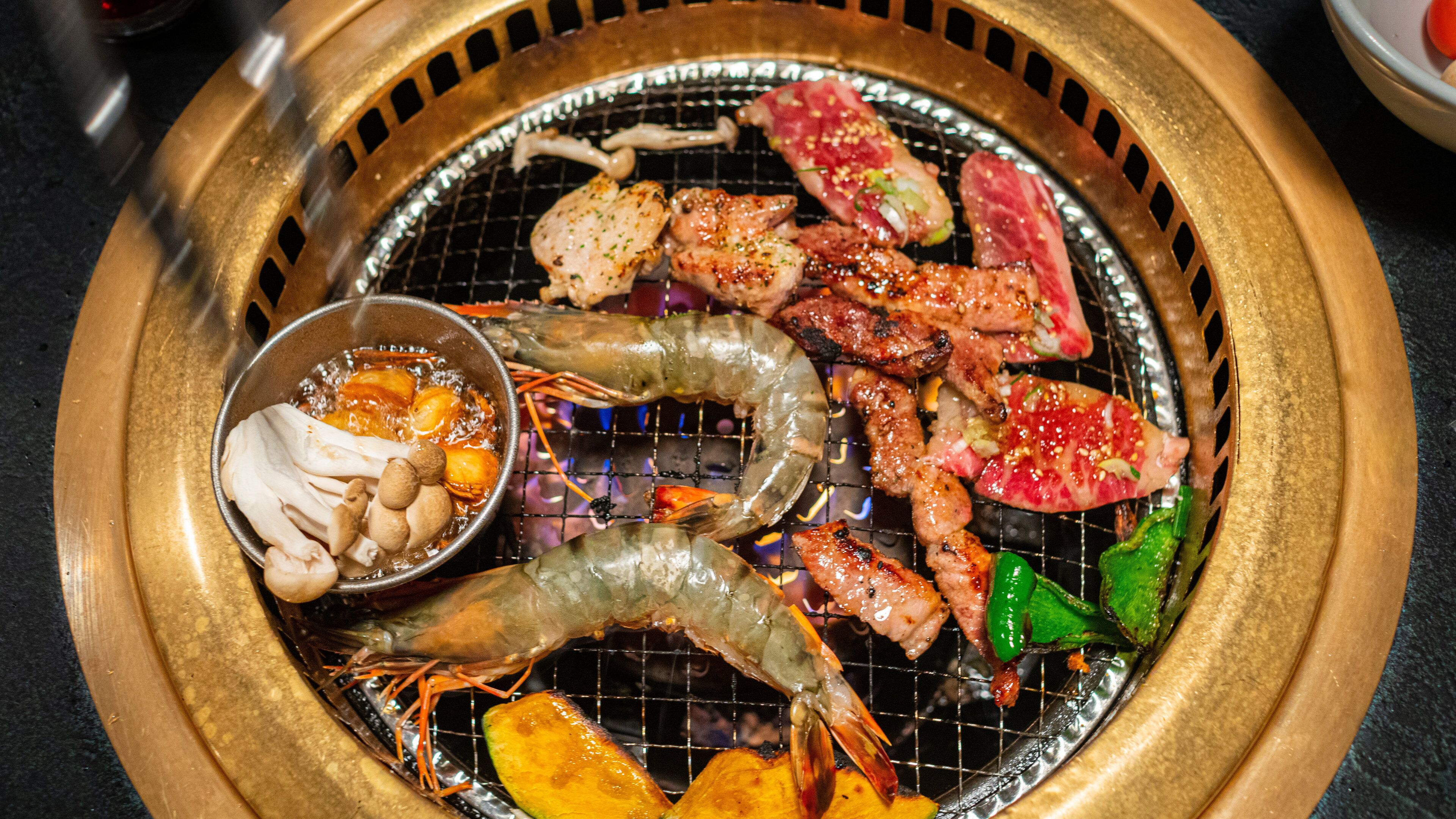 Fujikawaguchiko which includes food