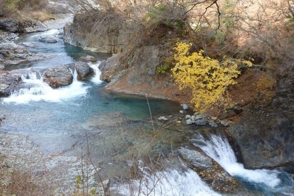 Shima river is blue water @ Ouketsu.🌀