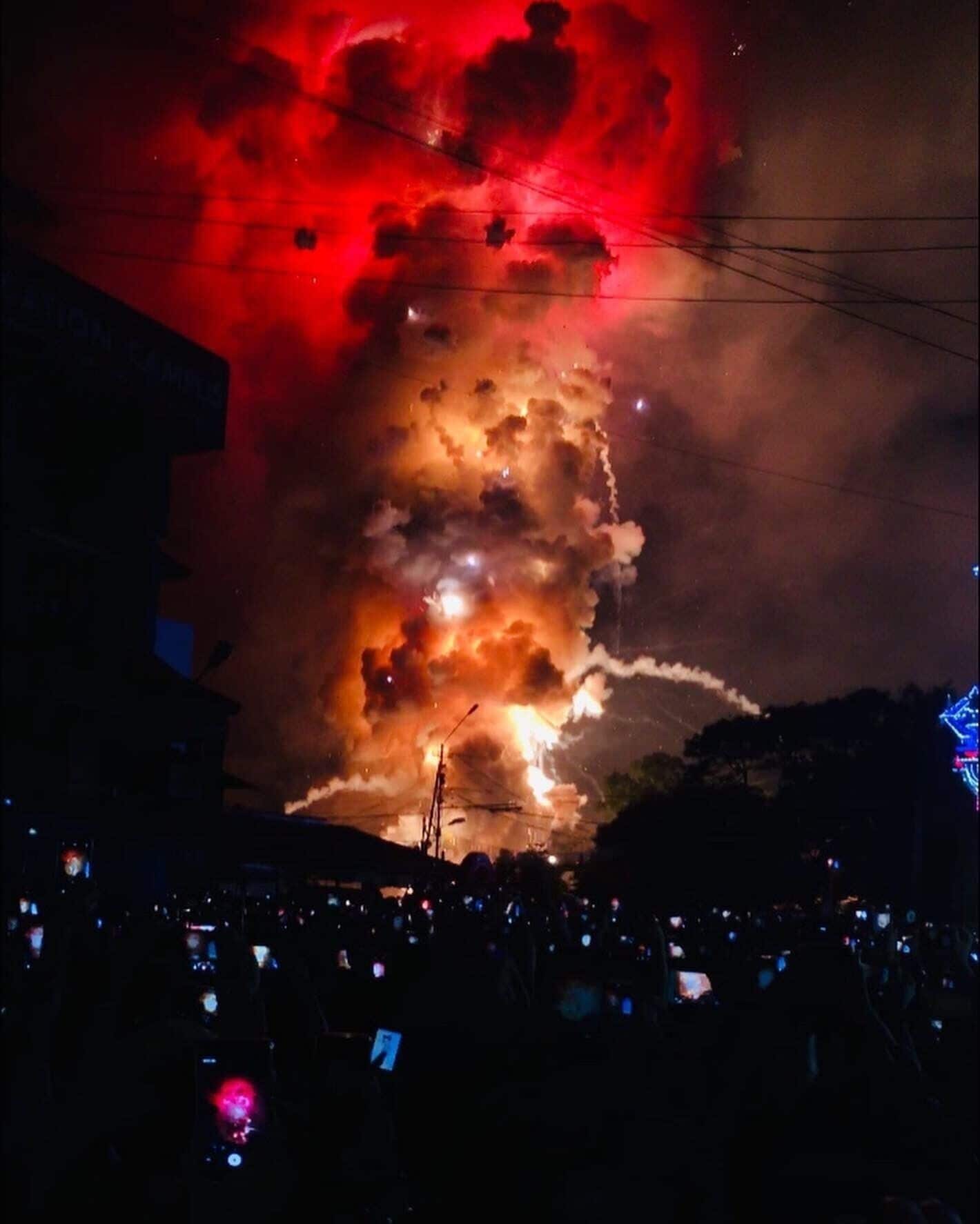 Thrissur pooram fireworks..Here you can feel the power of crackers & dynamites#Thrissur pooram#Kerala#Festival💥💥💣💣